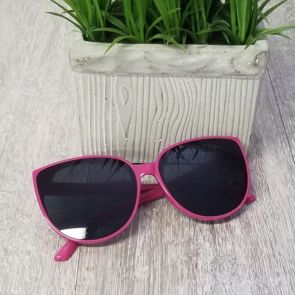 Cateye Sunglasses - Picture 2 of 6